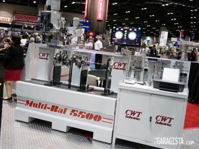 Engine balancing station