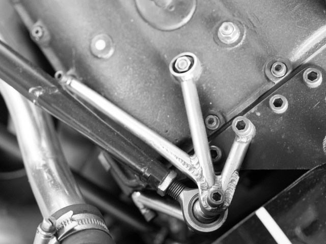 Lotus 72 - Fabricated mounts